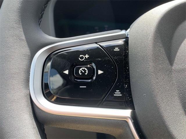 new 2025 Volvo XC60 car, priced at $60,660