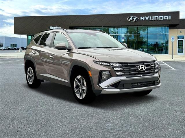 new 2025 Hyundai TUCSON Hybrid car, priced at $37,190