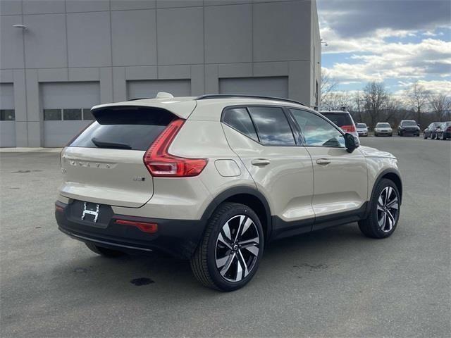 new 2025 Volvo XC40 car, priced at $50,145