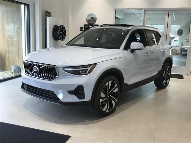 new 2025 Volvo XC40 car, priced at $50,765