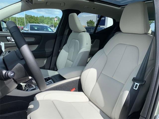 new 2025 Volvo XC40 car, priced at $46,335