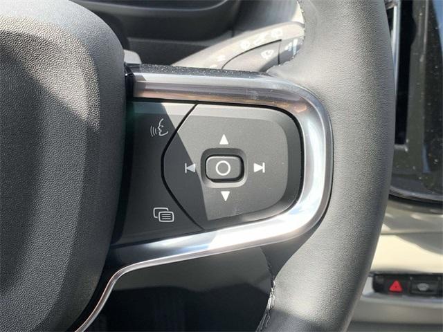 new 2025 Volvo XC40 car, priced at $46,335