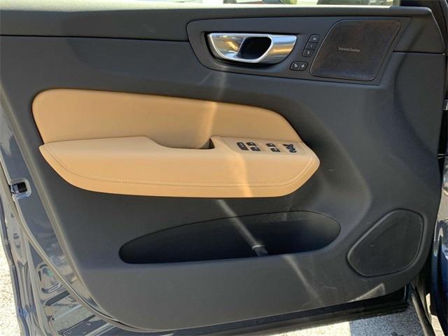 new 2025 Volvo XC60 car, priced at $61,260