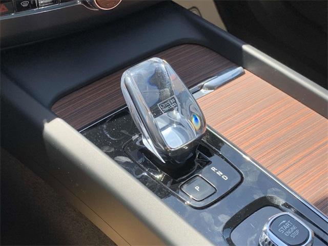 new 2025 Volvo XC60 car, priced at $61,260
