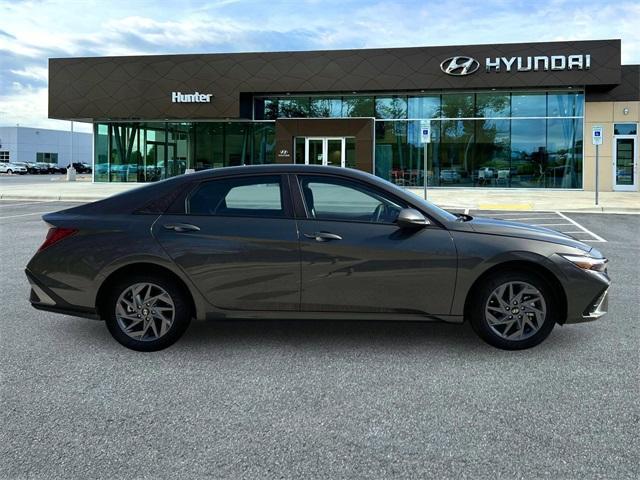new 2025 Hyundai ELANTRA HEV car, priced at $25,985