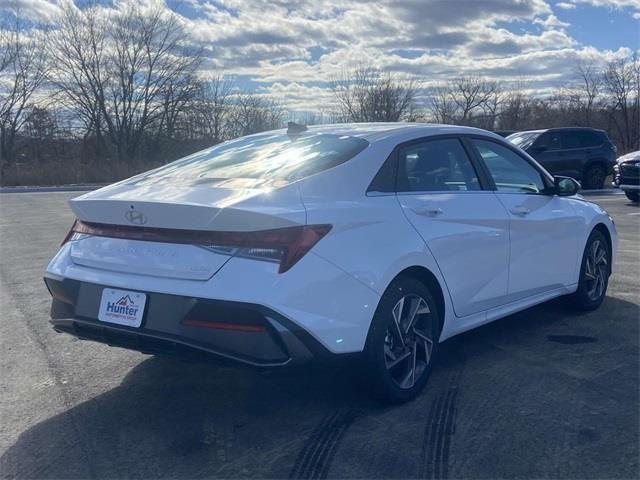 new 2025 Hyundai Elantra car, priced at $27,464