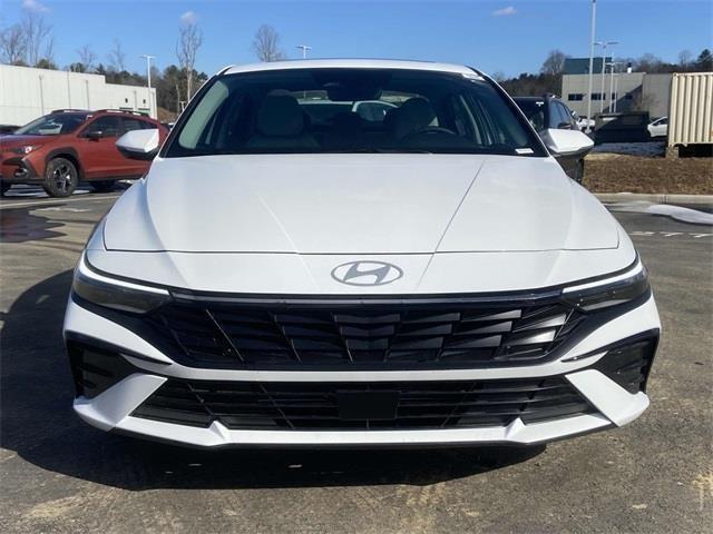 new 2025 Hyundai Elantra car, priced at $27,464