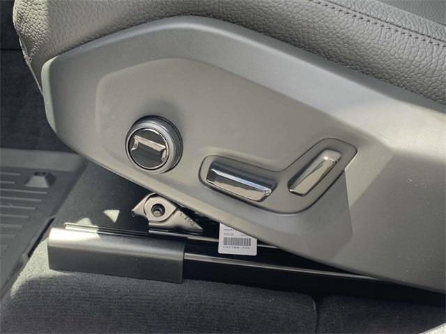 new 2025 Volvo XC60 Plug-In Hybrid car, priced at $66,260