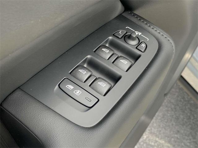 new 2025 Volvo XC60 Plug-In Hybrid car, priced at $66,260
