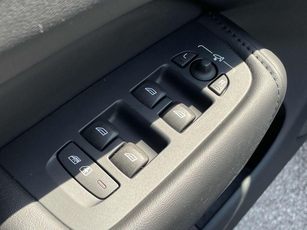 used 2024 Volvo XC60 Recharge Plug-In Hybrid car, priced at $48,542