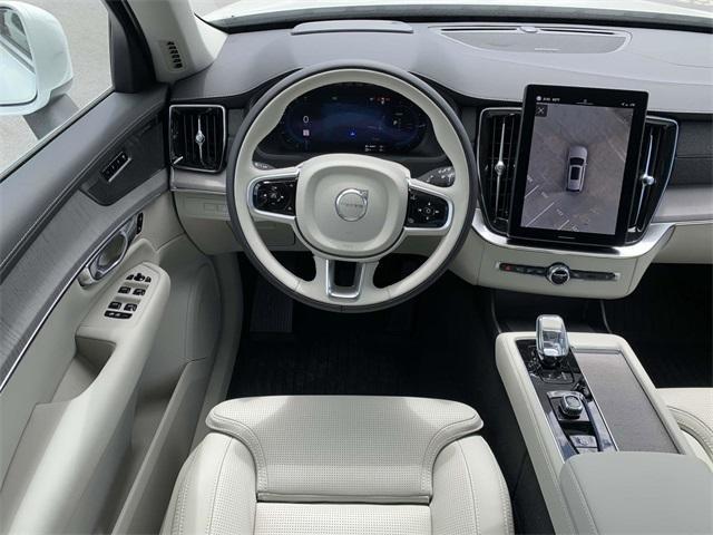 new 2025 Volvo XC90 Plug-In Hybrid car, priced at $82,405