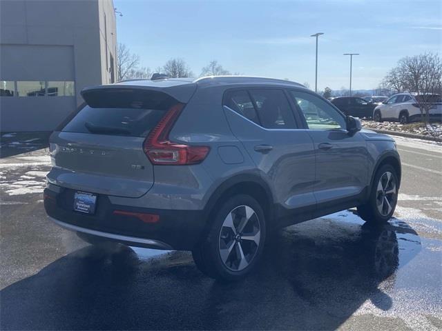 new 2025 Volvo XC40 car, priced at $46,015