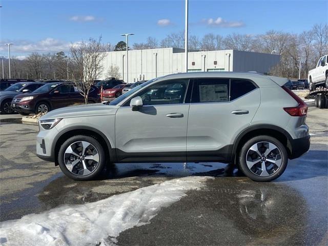 new 2025 Volvo XC40 car, priced at $46,015