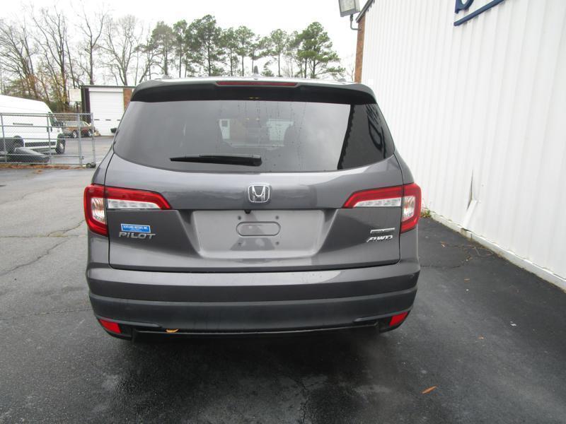 used 2022 Honda Pilot car, priced at $37,995