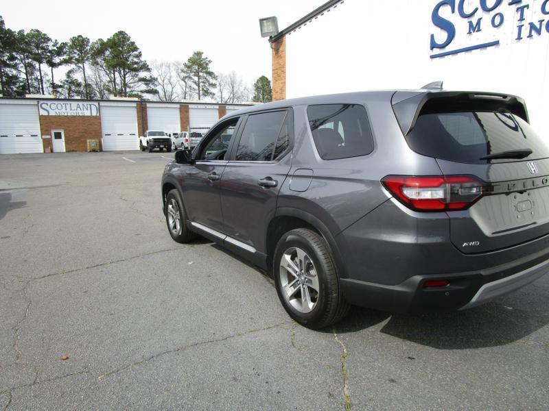 used 2023 Honda Pilot car, priced at $39,995