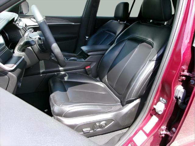 used 2024 Jeep Grand Cherokee car, priced at $33,995