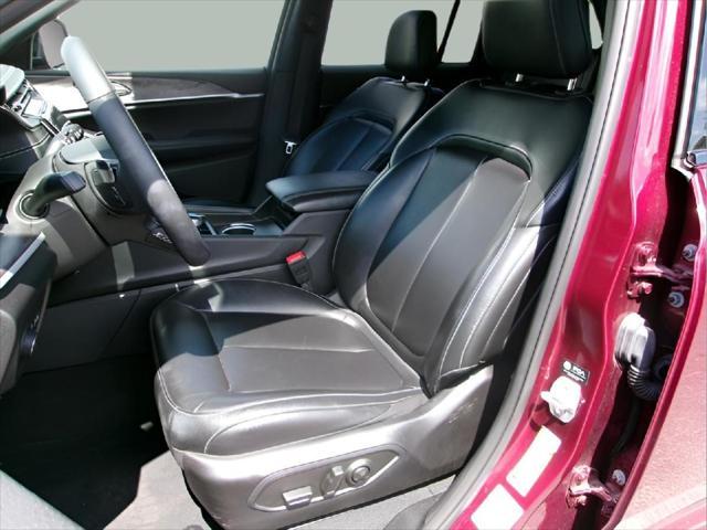 used 2024 Jeep Grand Cherokee car, priced at $33,995