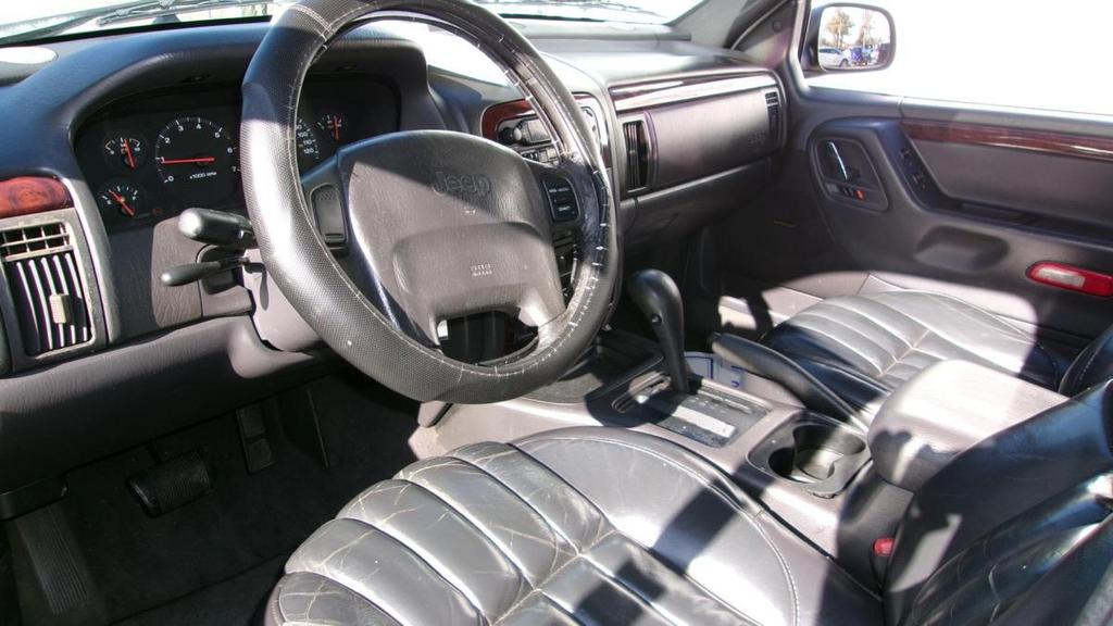 used 2000 Jeep Grand Cherokee car, priced at $4,995