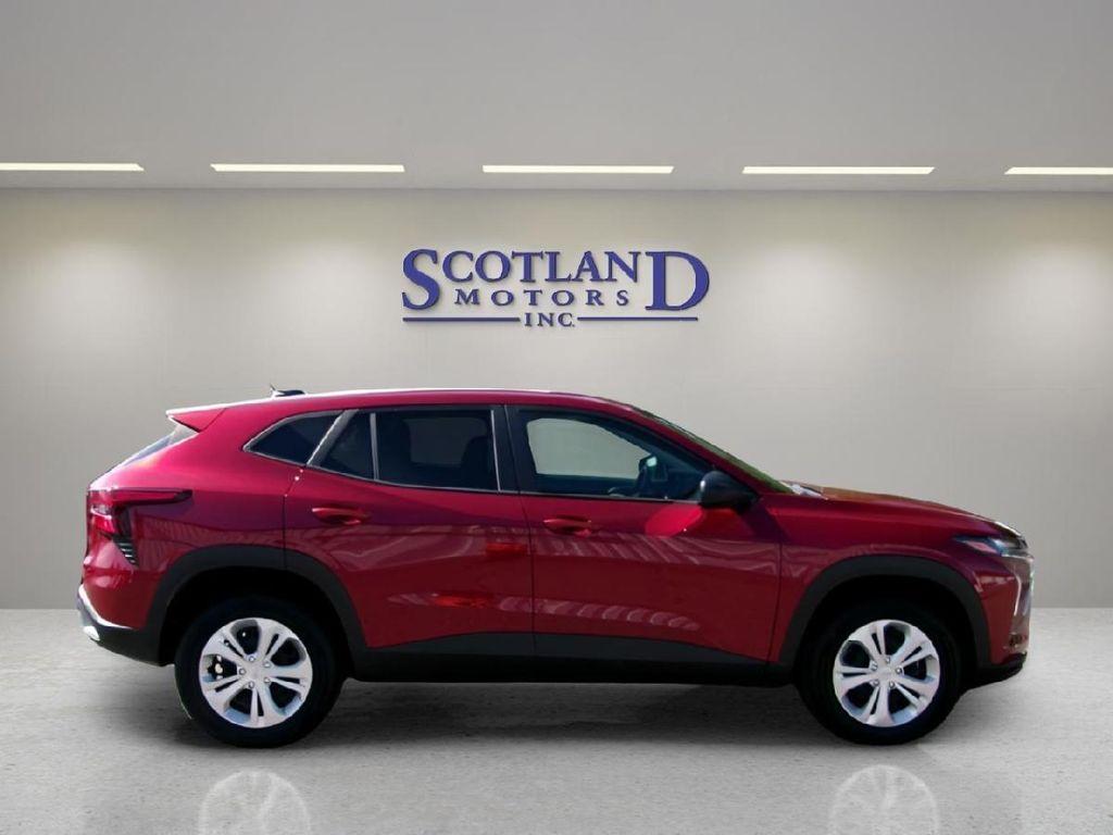 used 2025 Chevrolet Trax car, priced at $22,995