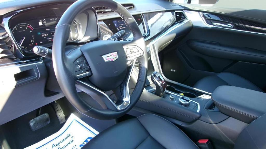 used 2025 Cadillac XT6 car, priced at $49,995