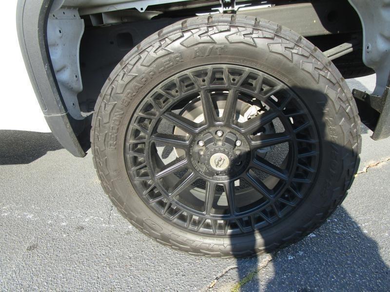 used 2022 GMC Sierra 1500 car, priced at $26,995