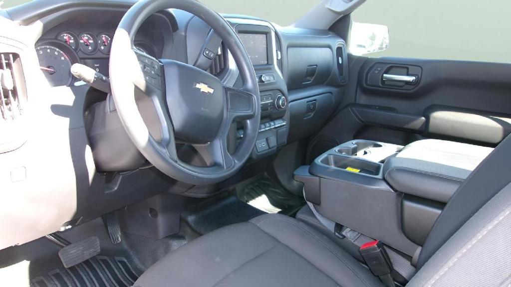 used 2024 Chevrolet Silverado 1500 car, priced at $29,995