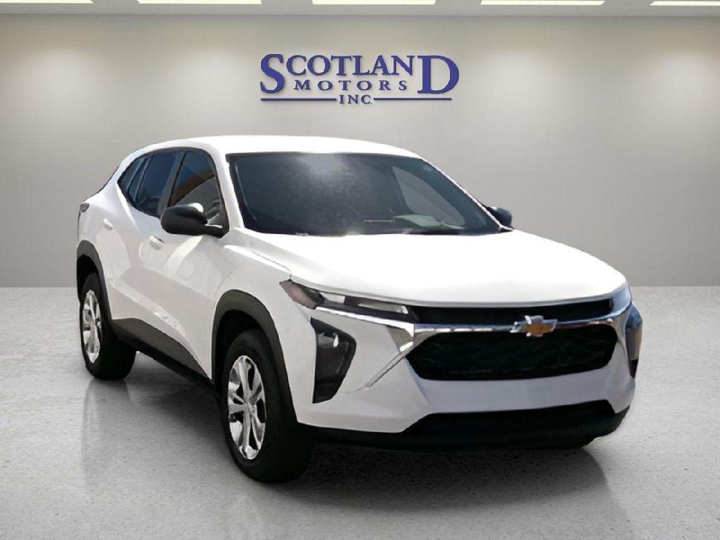 used 2025 Chevrolet Trax car, priced at $22,995