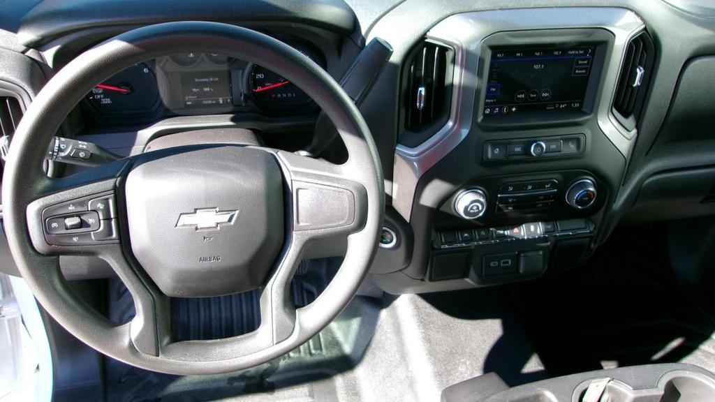 used 2024 Chevrolet Silverado 1500 car, priced at $29,995