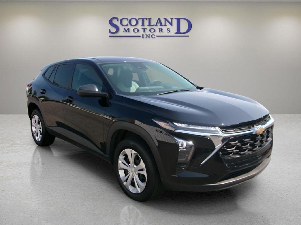 used 2025 Chevrolet Trax car, priced at $22,995