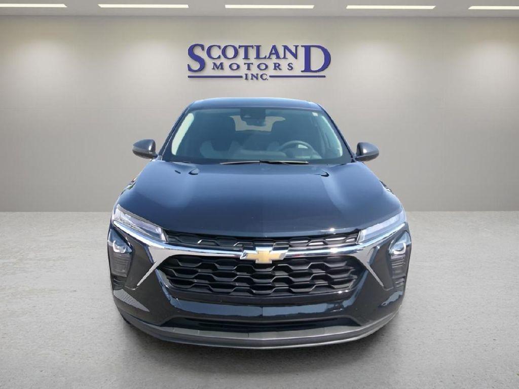 used 2025 Chevrolet Trax car, priced at $22,995