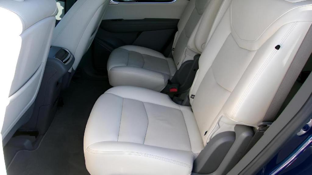 used 2025 Cadillac XT6 car, priced at $49,995