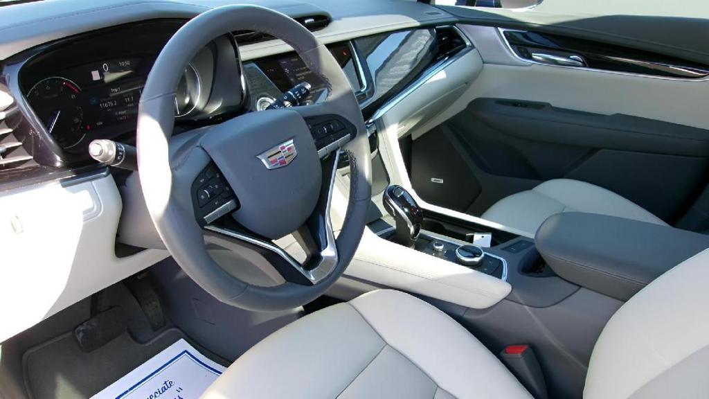 used 2025 Cadillac XT6 car, priced at $49,995