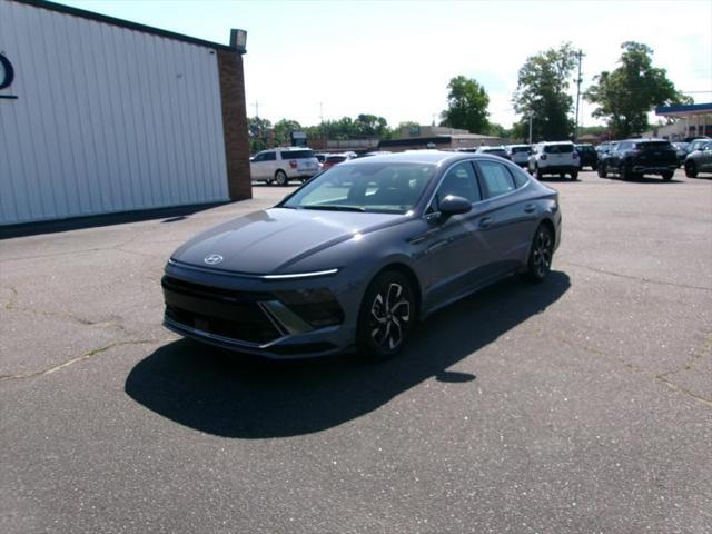 used 2025 Hyundai Sonata car, priced at $29,995