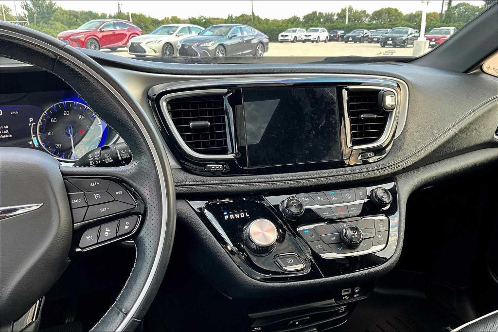 used 2018 Chrysler Pacifica car, priced at $12,991