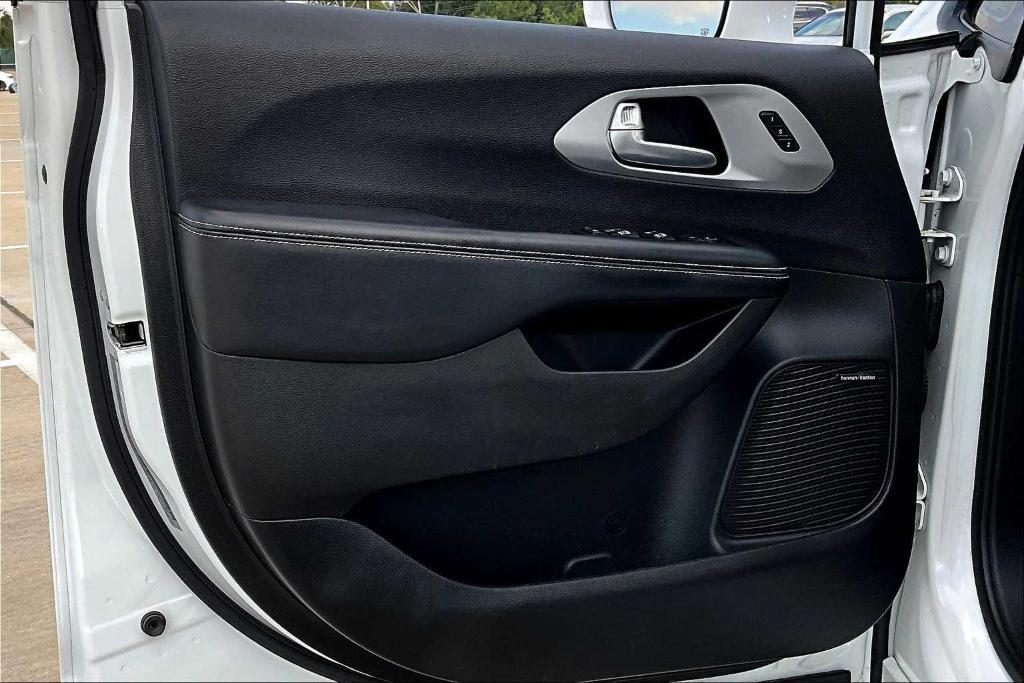 used 2018 Chrysler Pacifica car, priced at $12,991