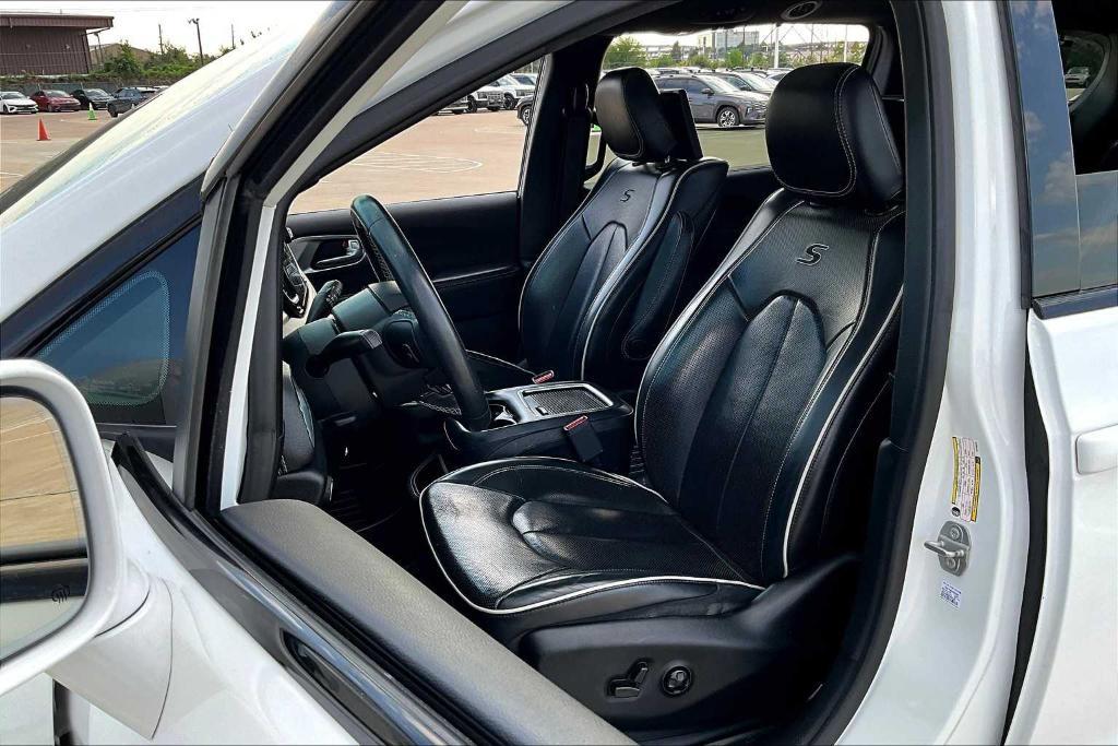 used 2018 Chrysler Pacifica car, priced at $12,991