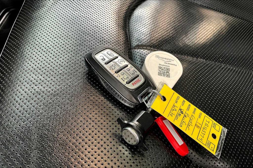 used 2018 Chrysler Pacifica car, priced at $12,991