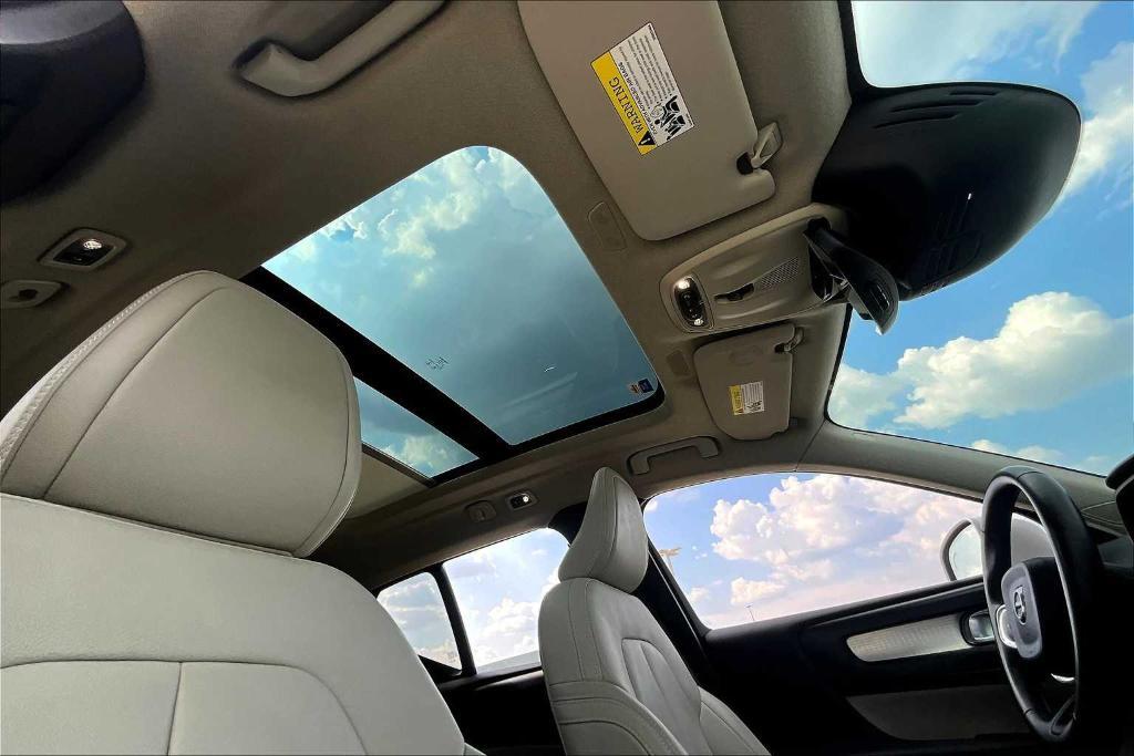 used 2019 Volvo XC40 car, priced at $22,407