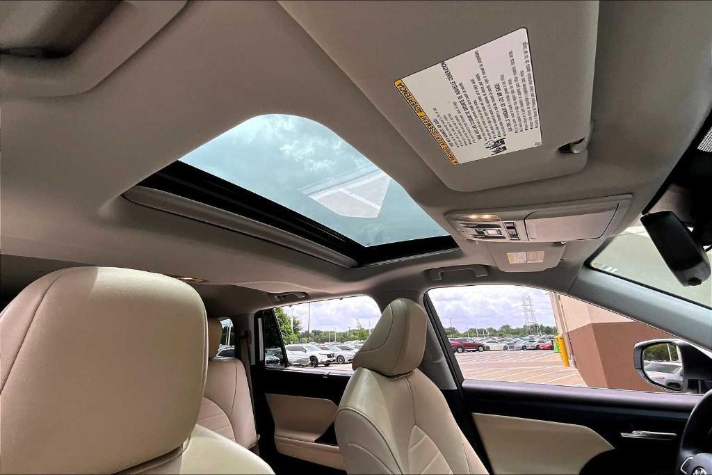 used 2022 Toyota Highlander car, priced at $34,265
