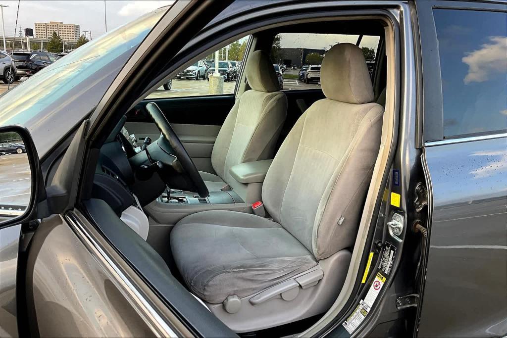 used 2011 Toyota Highlander car, priced at $7,199