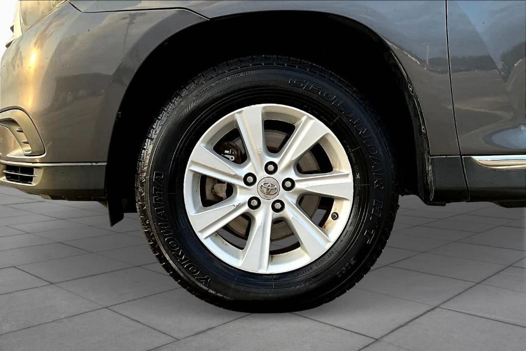 used 2011 Toyota Highlander car, priced at $7,199