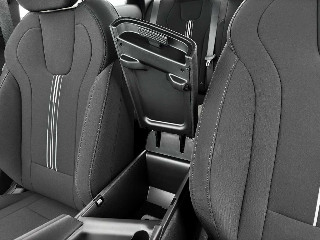 new 2025 Hyundai Elantra car, priced at $22,875