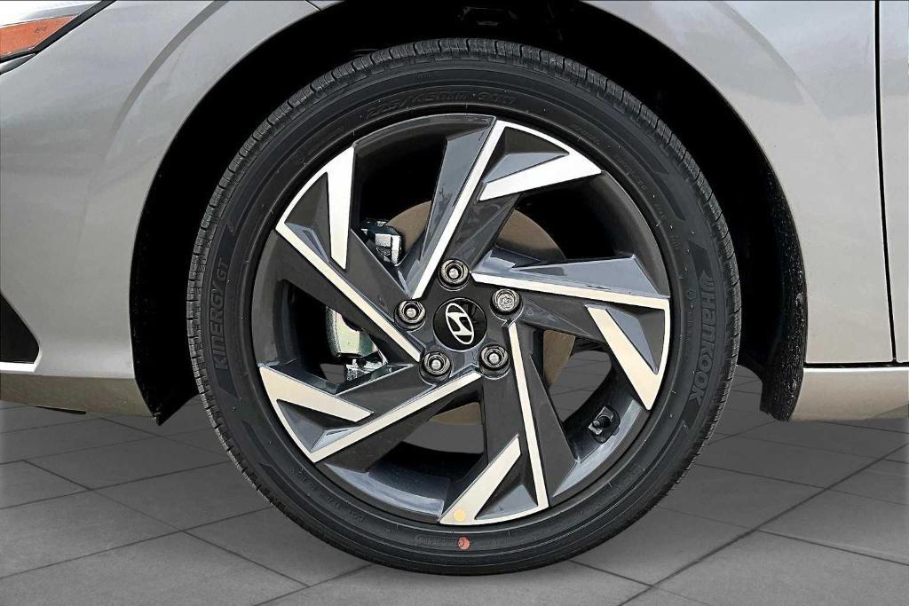 new 2025 Hyundai Elantra car, priced at $25,836