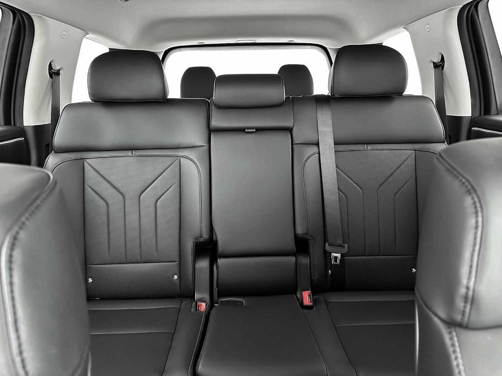 new 2025 Hyundai SANTA FE HEV car, priced at $36,049