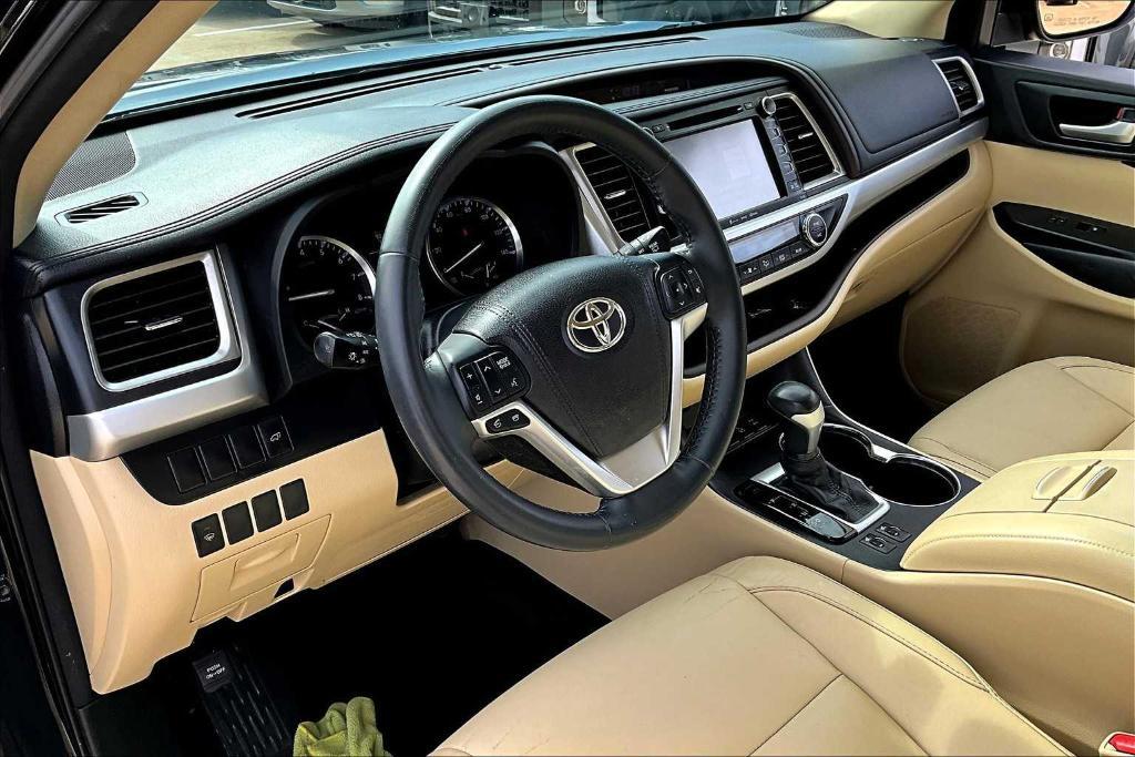 used 2016 Toyota Highlander car, priced at $19,600