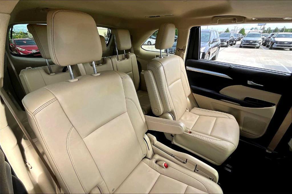 used 2016 Toyota Highlander car, priced at $19,600