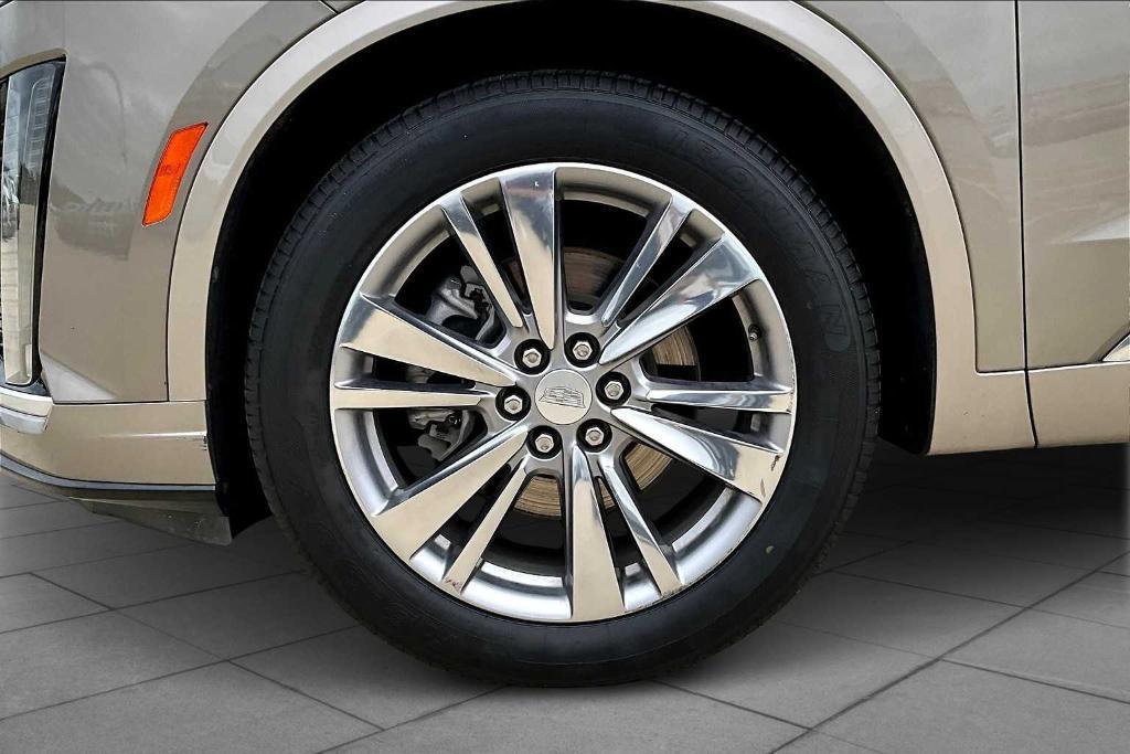used 2023 Cadillac XT6 car, priced at $36,991