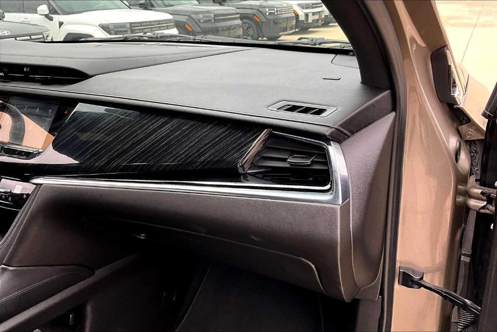 used 2023 Cadillac XT6 car, priced at $36,991