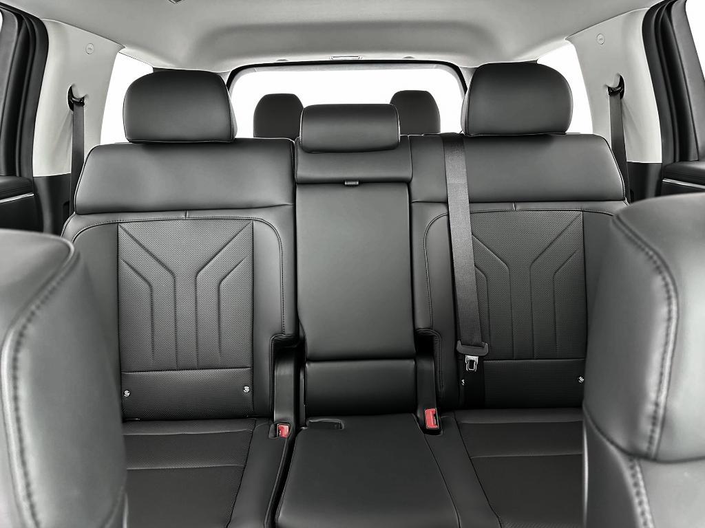 new 2025 Hyundai SANTA FE HEV car, priced at $39,764