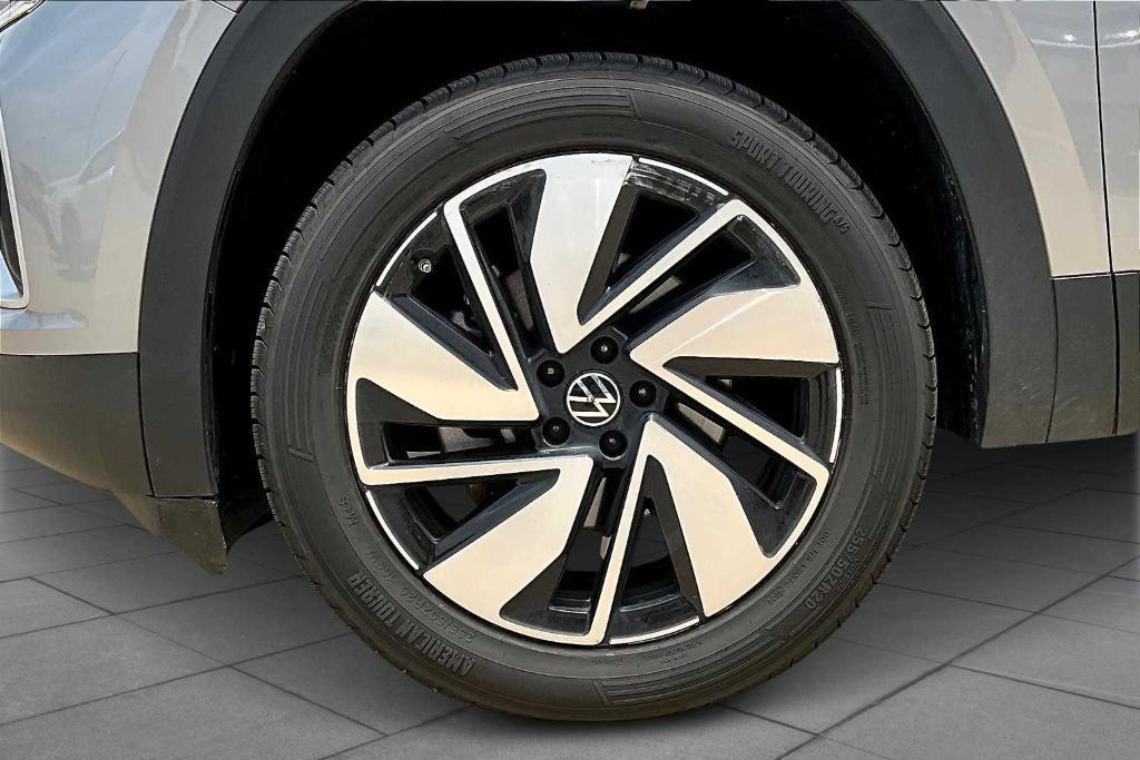 used 2024 Volkswagen Atlas car, priced at $32,410